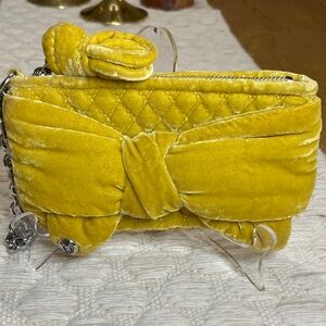 NWOT Juicy Couture Chartreuse VELVET BOW Wristlet Clutch Bag